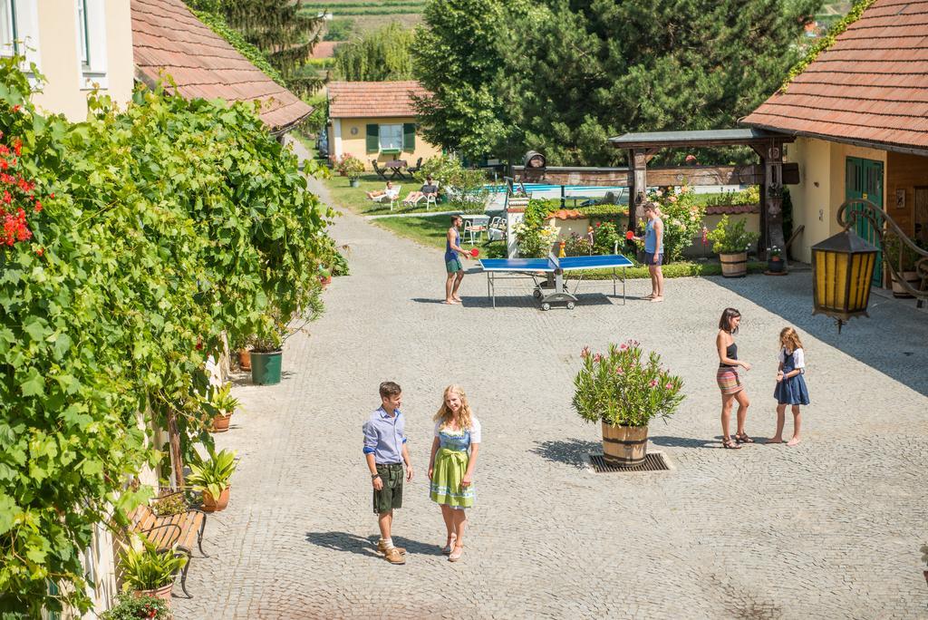 Winzerhof Familie Bogner Apartamento Rohrendorf bei Krems Exterior foto