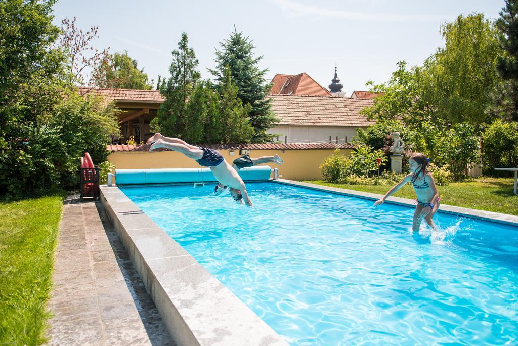 Winzerhof Familie Bogner Apartamento Rohrendorf bei Krems Exterior foto